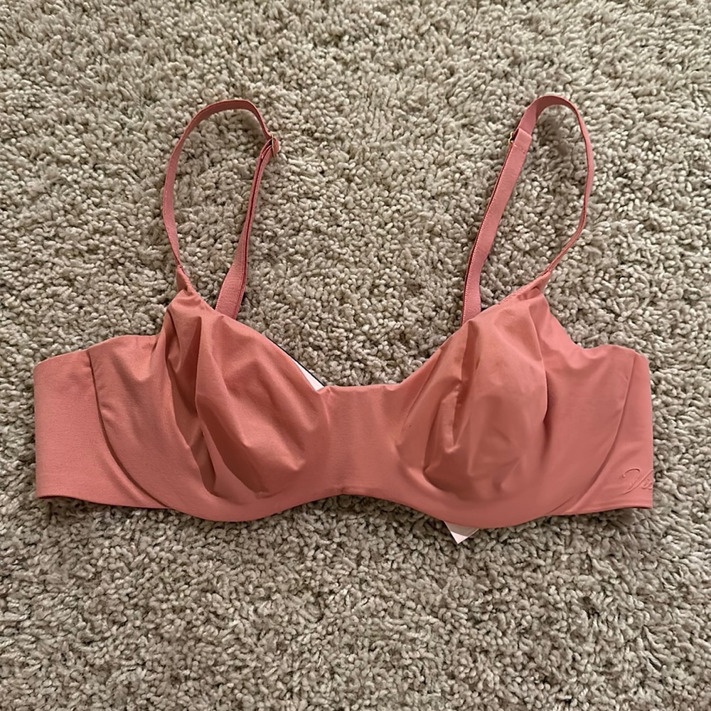victoria secret bralette. size 32C. color pink